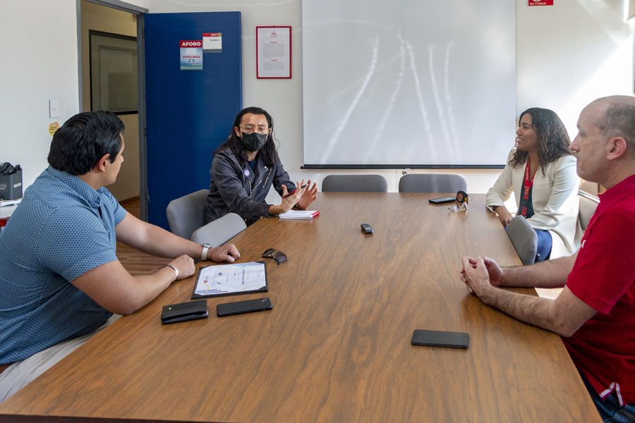 Destaca estudiante de Ibero como practicante en Volkswagen