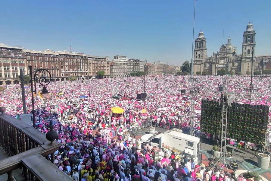 Miles de personas marcharon en la CDMX en defensa del INE