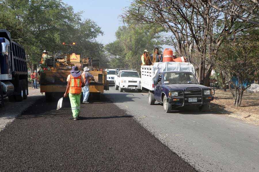 Reconstruye gobierno carretera Izúcar - Chiautla de Tapia