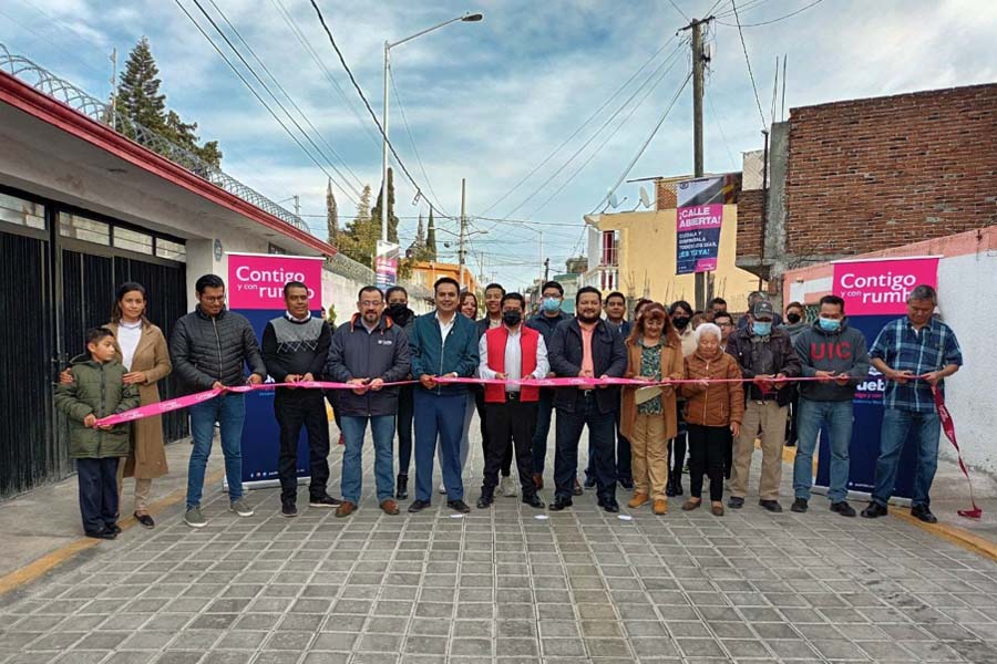 Entregó Ayuntamiento pavimentaciones en juntas auxiliares