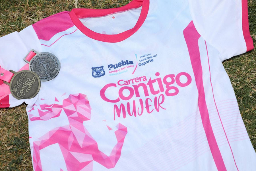 Presentó ERP medalla y playera de carrea Contigo Mujer