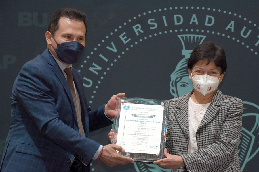 Certifican a la BUAP en igualdad laboral y no discriminación