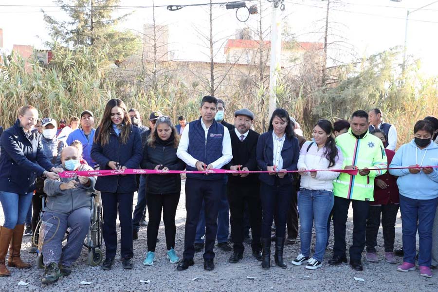 Inauguró Eduardo Rivera red de drenaje en Castillotla