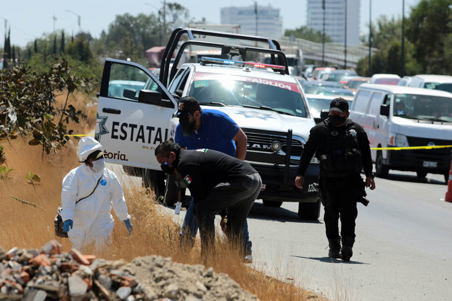 Hallaron encobijado frente a CIS de San Andrés Cholula