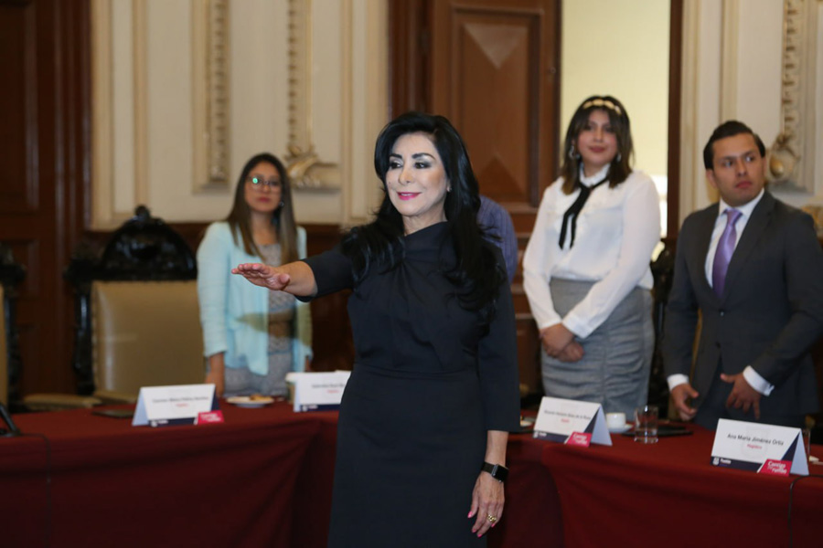 Llegó Lucero Saldaña a la Secretaria del Ayuntamiento