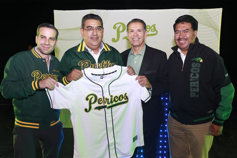 Asistió Céspedes a presentación de los Pericos de Puebla