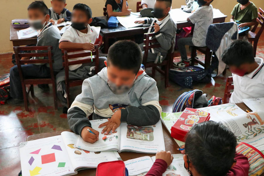 Regresan el lunes a clases más de un millón de estudiantes