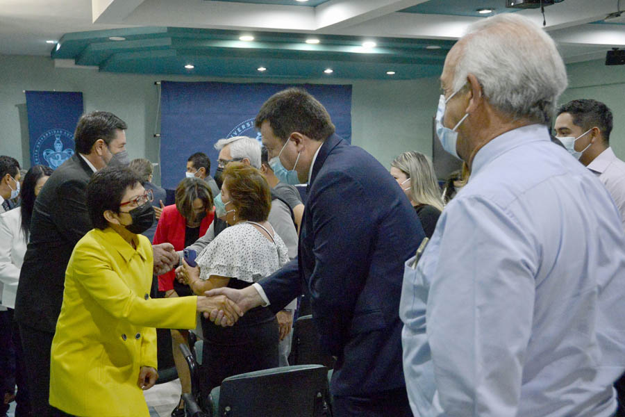 Reconoció Lilia Cedillo a facultad de Estomatología