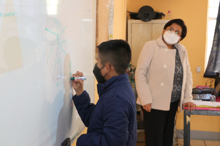 Regresan el lunes a clases más de un millón de estudiantes