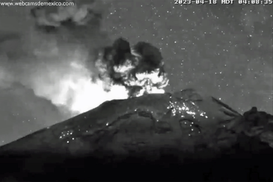 Registró Popocatépetl intensa actividad con explosiones