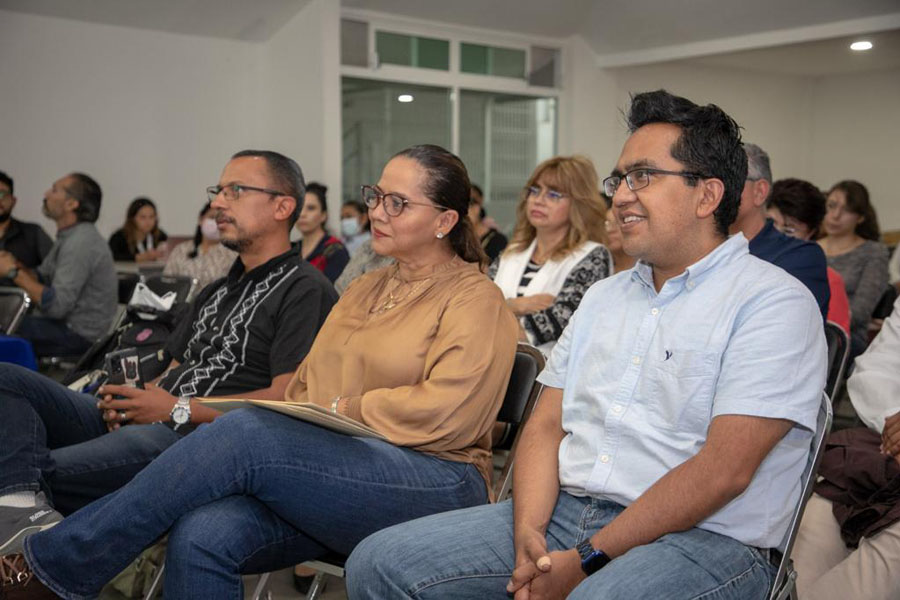 Capacitan constantemente a personal del smdif de Puebla