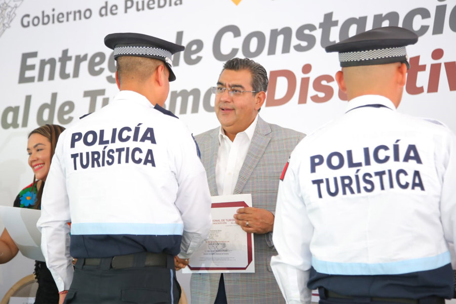 Entregó Céspedes Constancias de Registro Nacional de Turismo