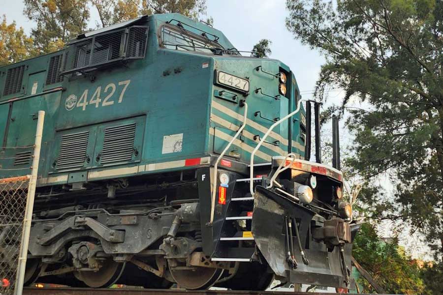 Es legal y constitucional la ocupación de Ferrosur: AMLO