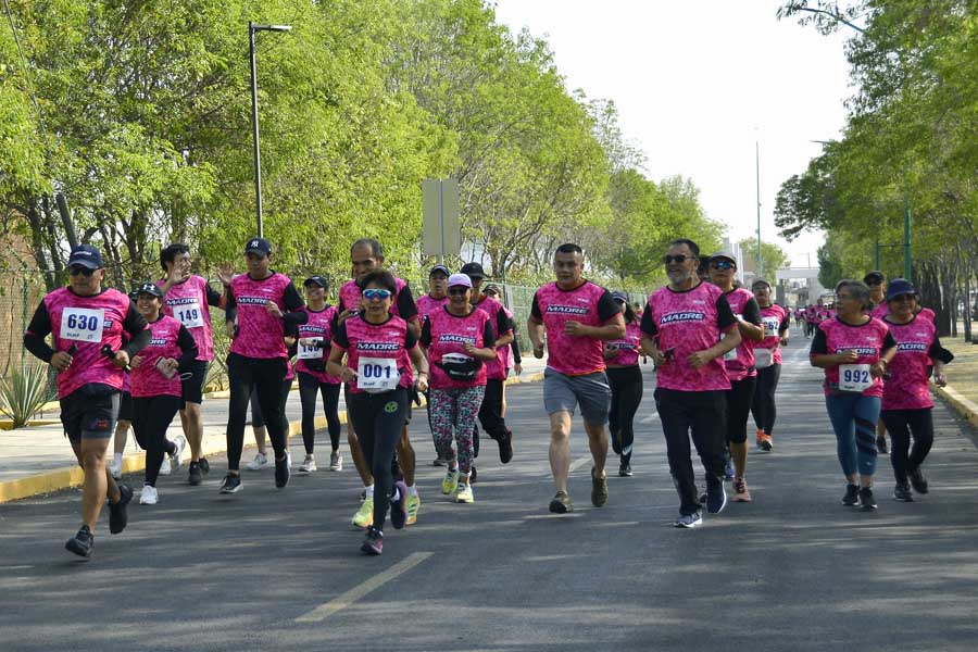 Participaron 1,300 en Carrera de la Madre Universitaria BUAP