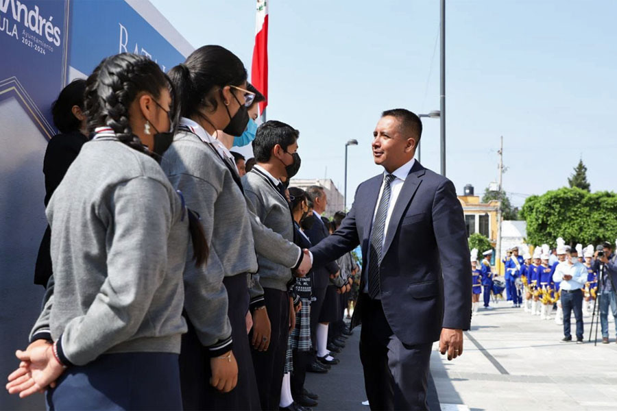 Encabezó Mundo Tlatehui ceremonia cívica del mes de mayo