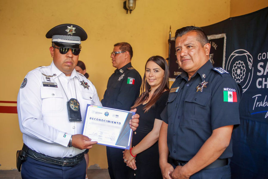 Recibieron estímulo policías destacados de San Pedro Cholula