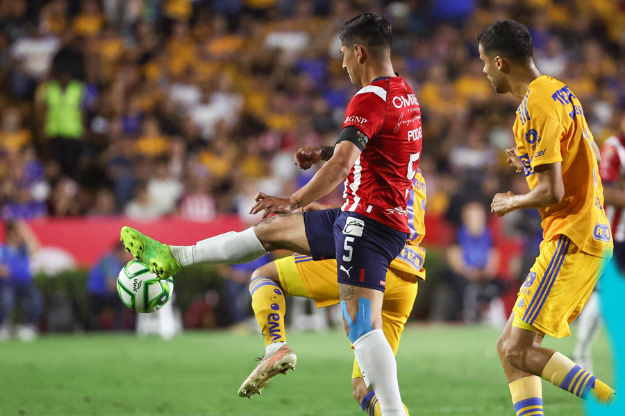 Empataron sin goles Tigres y Chivas en la Final de ida