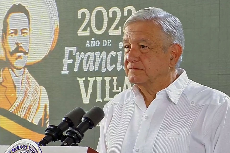 Reprobó AMLO a Peso Pluma y criticó corridos tumbados