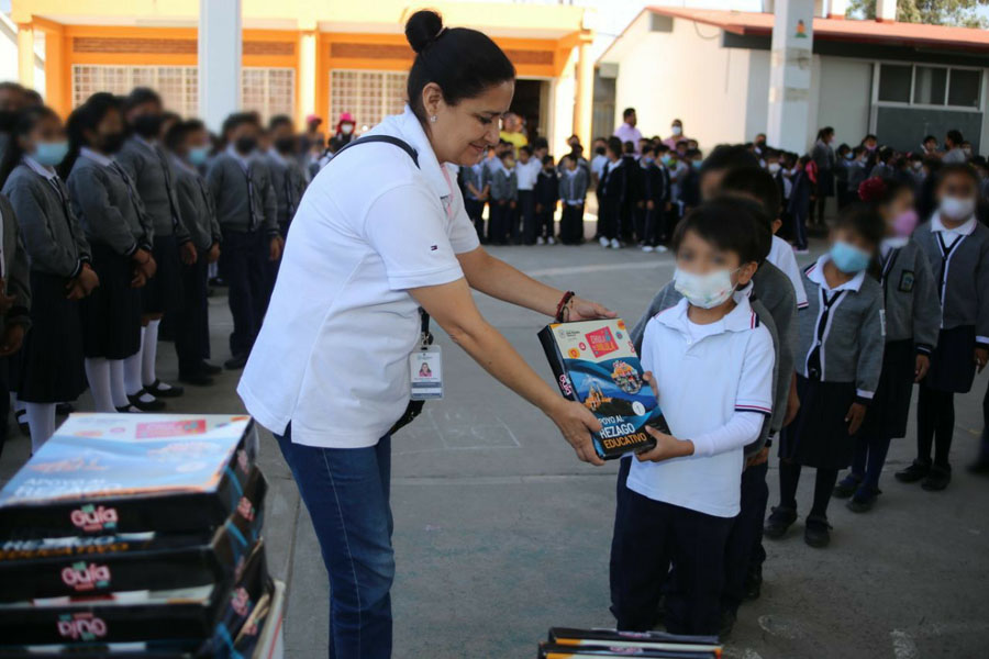 Ha entregado San Pedro Cholula 10 mil guías educativas