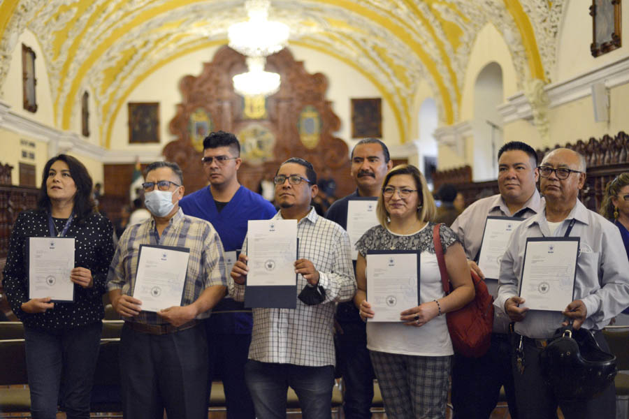 Entrega BUAP 225 definitividades a trabajadores no académicos