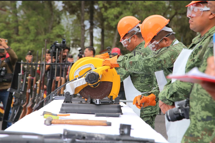 Asistió Céspedes a destrucción de armamento decomisado