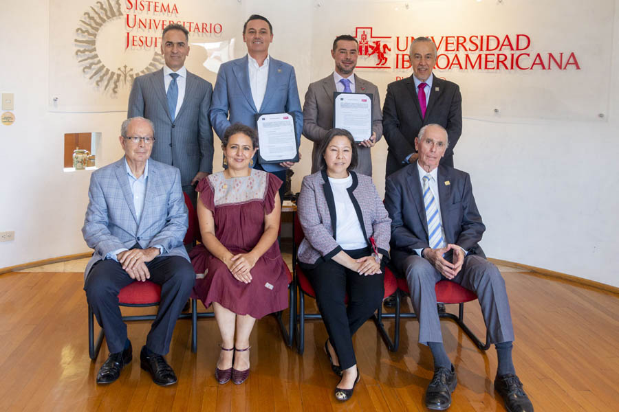 Firmaron convenio IBERO Puebla y Fundación Familia Serdán