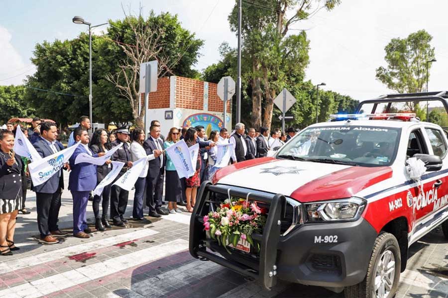 Entregó Mundo Tlatehui nueve patrullas a juntas auxiliares