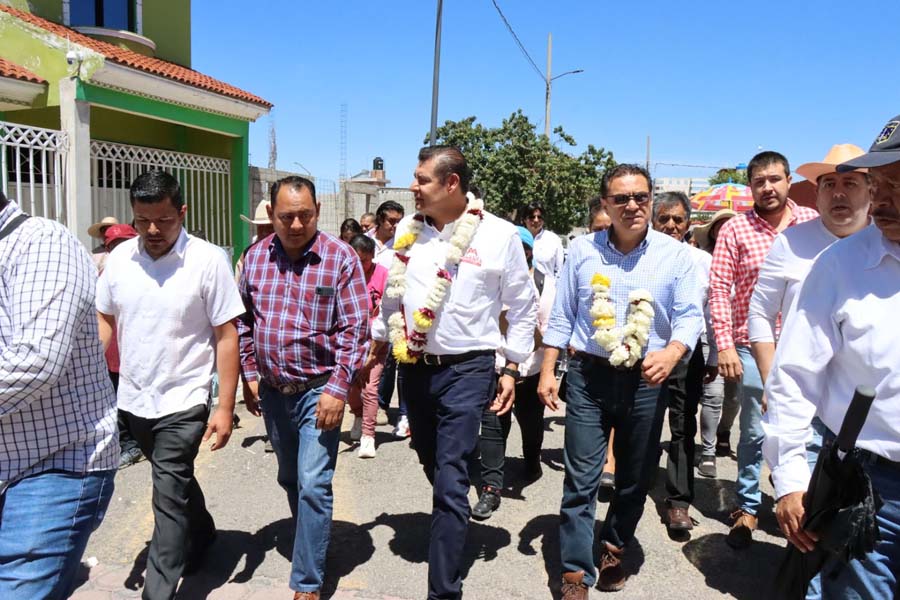 Donó Armenta colector pluvial a escuela en San Miguel Espejo