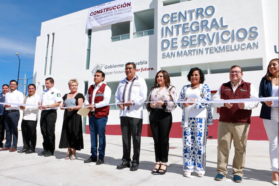 Inauguró Céspedes CIS y entregó patrullas en Texmelucan