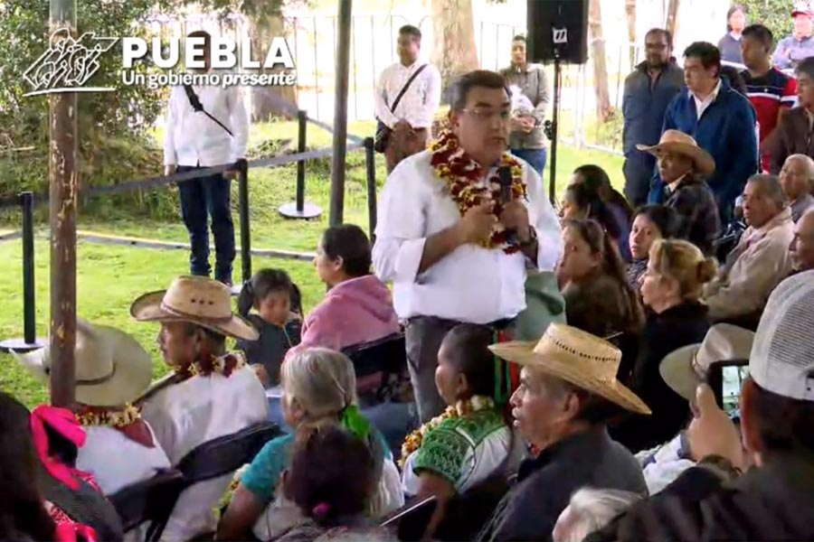 Entregó Céspedes empedrados y calentadores solares en Honey