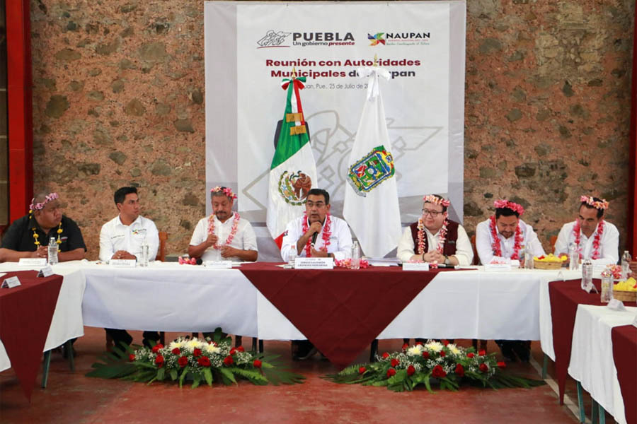 Inauguró e inició obras Céspedes en la Sierra Norte de Puebla