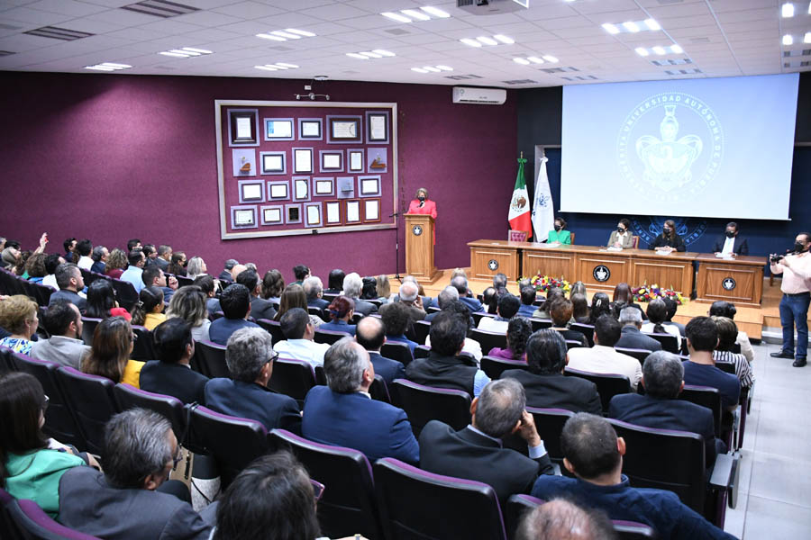 Celebró Lilia Cedillo crecimiento de Facultad de Contaduría