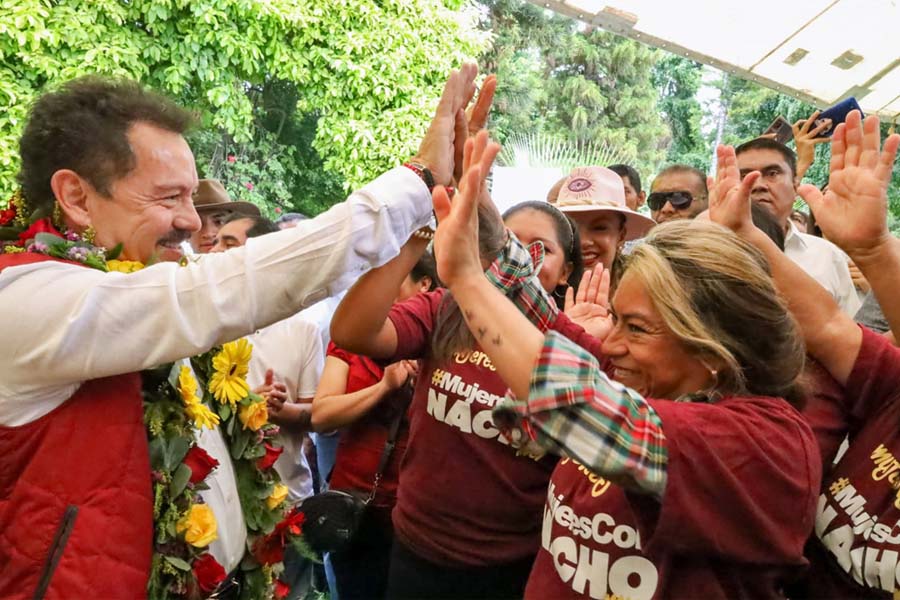 Realizó Nacho Mier asamblea comunitaria en Tehuacán