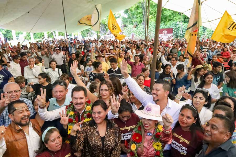 Realizó Nacho Mier asamblea comunitaria en Tehuacán