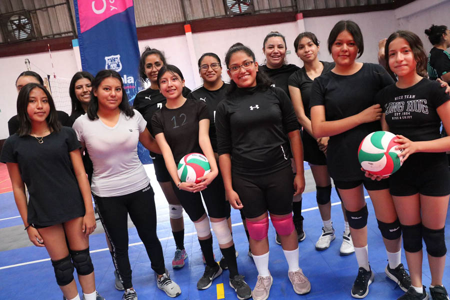 Inició torneo de los barrios de voleibol en Puebla capital