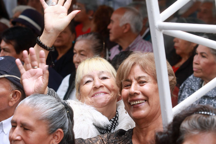 Reconocieron Céspedes y Gaby Bonilla a adultos mayores