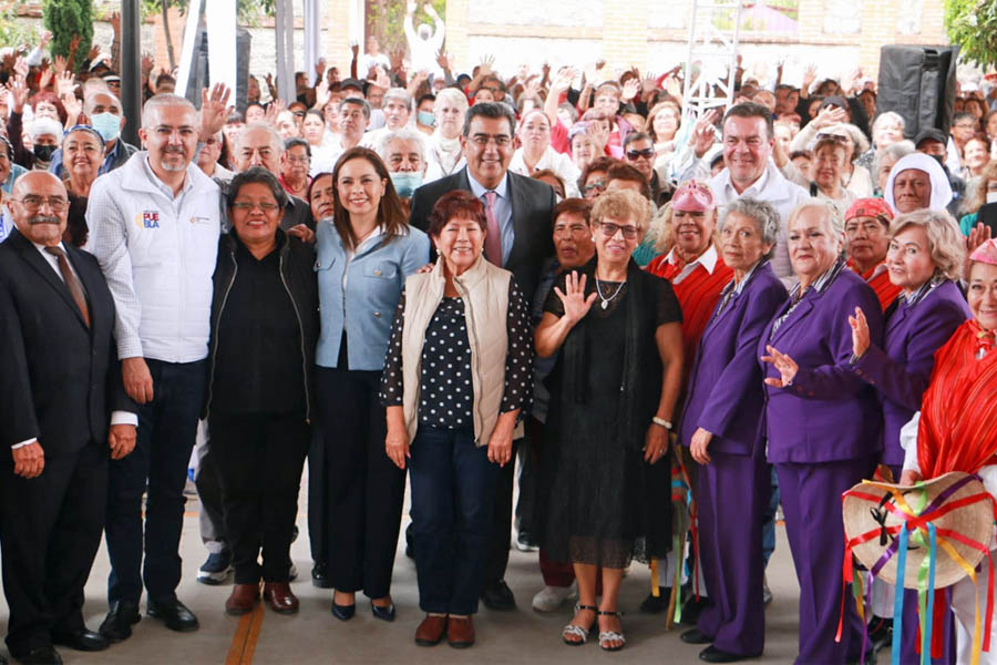 Reconocieron Céspedes y Gaby Bonilla a adultos mayores