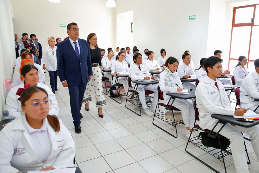 Inauguró Céspedes ciclo escolar de Universidad de la Salud