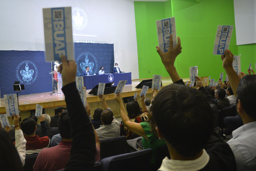 Aprobó Consejo Universitario BUAP tres subespecialidades médicas