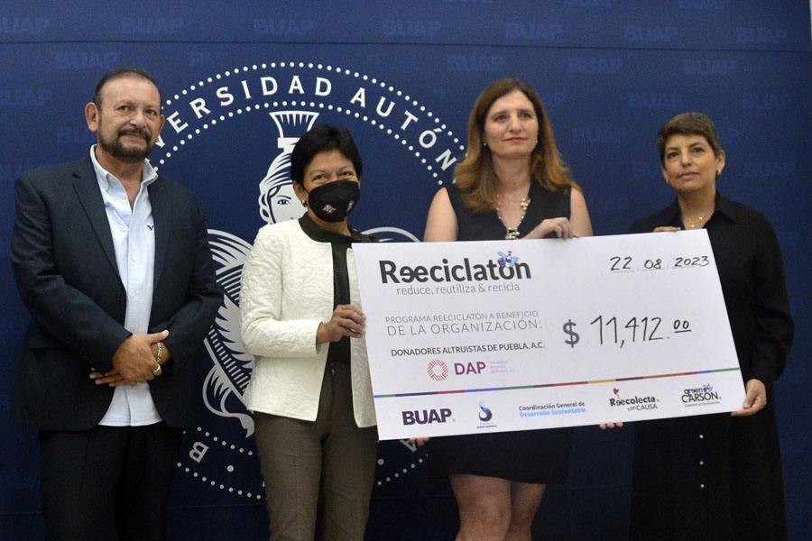 Entregó rectora Lilia Cedillo cheque del Reciclatón 2023