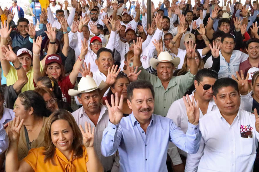 Realizó Nacho Mier asamblea informativa en Azumiatla