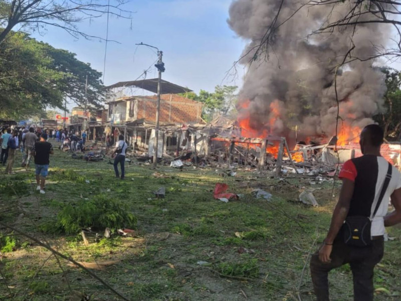 Explotó coche bomba contra estación de policía en Colombia