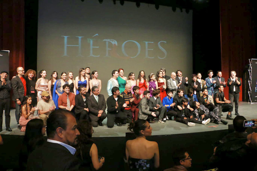 Asistió Céspedes a premier de la película “Héroes”