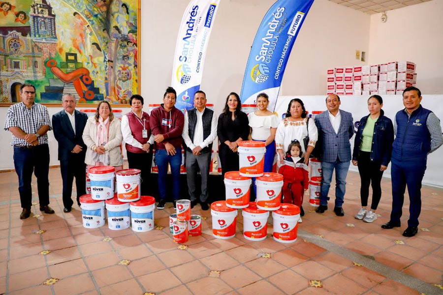 Otorgó Mundo Tlatehui apoyos a escuelas sanandreseñas