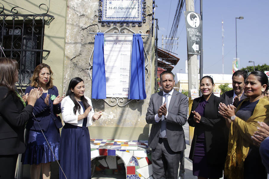 Develó Mundo Tlatehui bando solemne de fiestas patrias