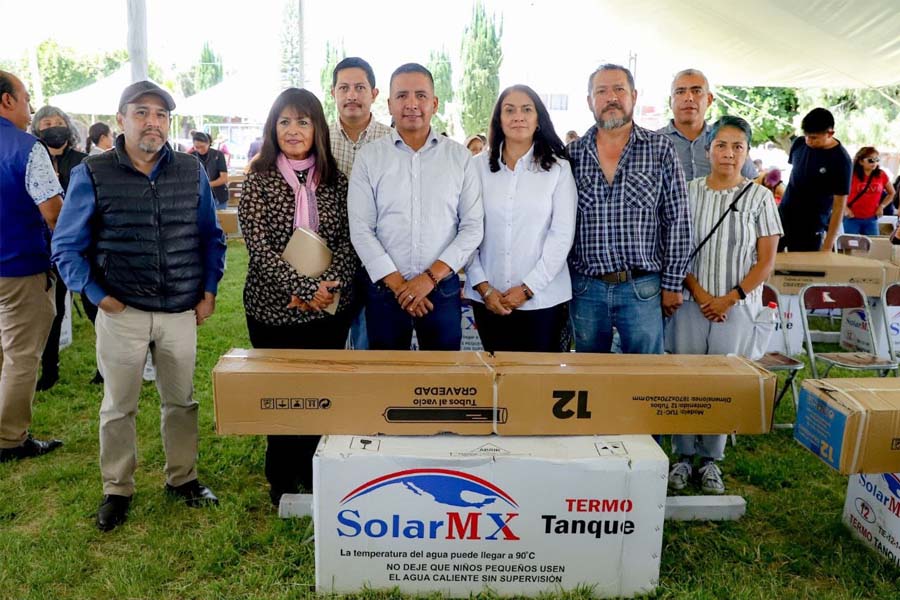 Realizó Mundo Tlatehui 4ª entrega de calentadores solares