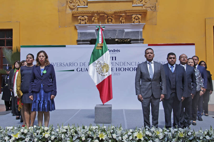 Develó Mundo Tlatehui bando solemne de fiestas patrias