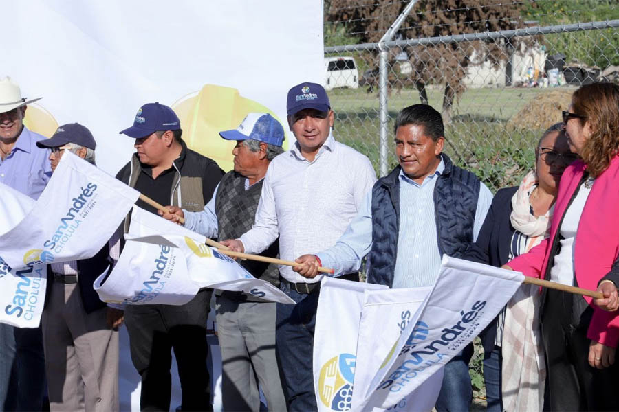 Inició Mundo Tlatehui adoquinamiento en Cacalotepec