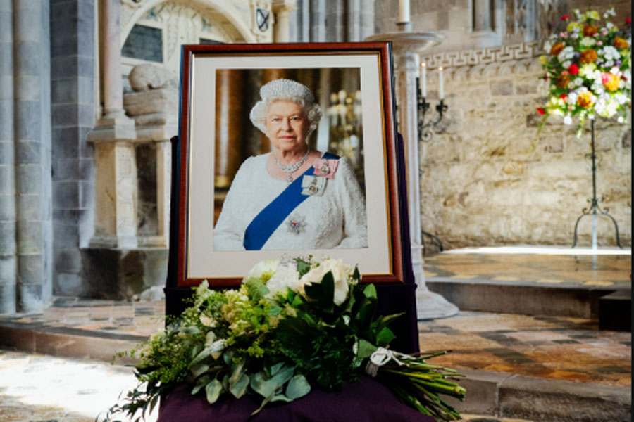 Conmemoró Reino Unido a Reina Isabel II a un año de su muerte