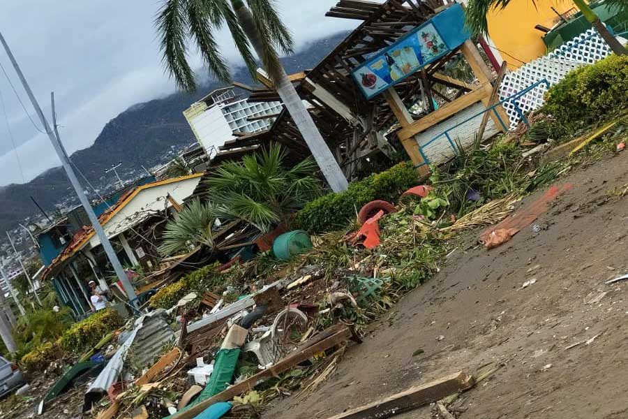 Apoya gobierno en regreso de 7 poblanos varados en Acapulco